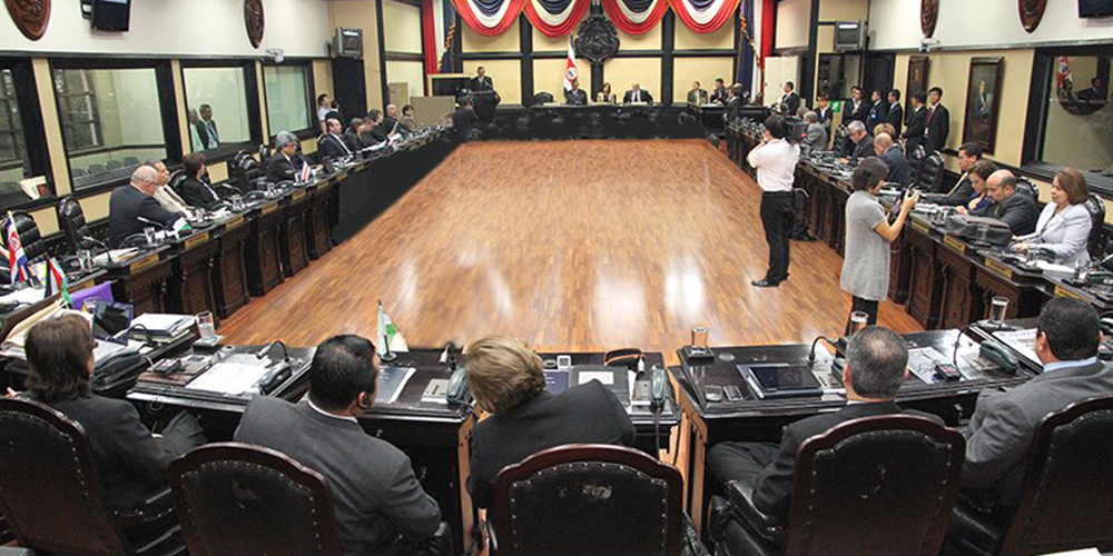 18 de julio: El proyecto de reforma fiscal ya de por sí insuficiente pareciera sobrevivir con respirador artificial, con Víctor Morales Mora