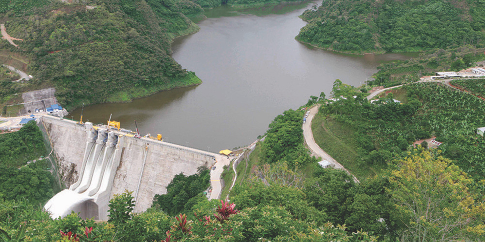 22 noviembre: El ICE ha cambiado su enfoque, sus planes y sobre todo su realidad financiera ante un mercado energético muy cambiante, con José Daniel Lara