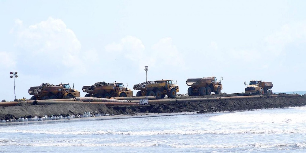 La denuncia del periódico La Nación sobre la nueva carretera 257 de Limón, con el Ministro Carlos Villalta.