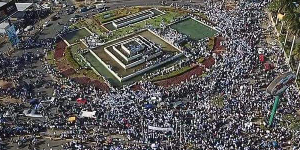 24 de abril: Sergio Ramírez Mercado el más reconocido escritor nicaragüense urgió a la comunidad internacional a presionar para que se detenga la represión y el derramamiento de sangre en su país. Segundo día de análisis de la situación que vive el pueblo