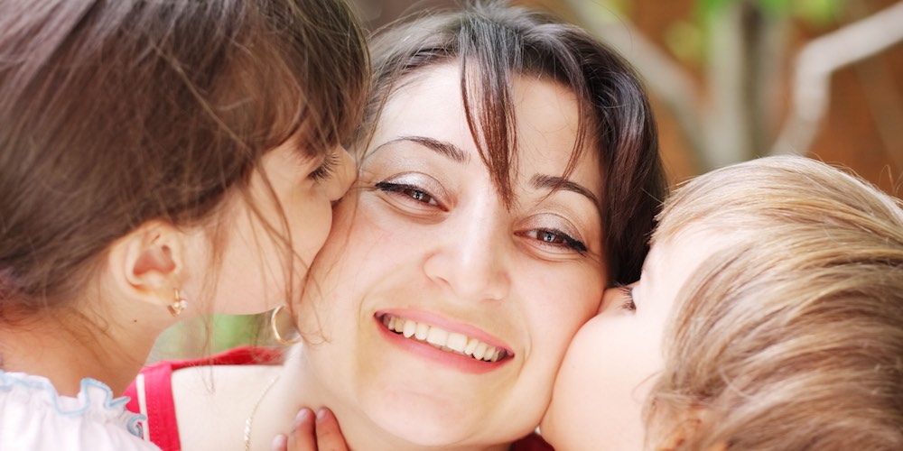 Celebración del Día de la Madre, con Mishelle Mitchell, Mayela Rojas y Kathiana Aguilar