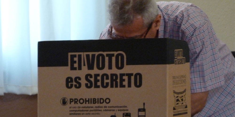 8 de enero: campaña electoral calienta ésta semana en medio de la maltrecha institucionalidad democrática, con Diego Delfino.