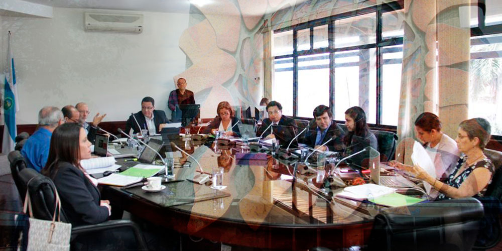 23 de febrero: Consejo Universitario de la Universidad de Costa Rica renegocia el plus salarial de la anualidad, con Carlos Sandoval y Henning Jensen.  