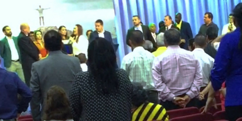 27 de marzo: Autoridades del PAC denunciaron este lunes la reunión privada de coordinación entre el candidato Fabricio Alvarado, sus legisladores electos y un grupo de pastores evangélicos en el Templo Bíblico Internacional en Tibás, con Reinaldo Salazar,